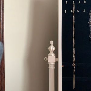 Necklace black and gold